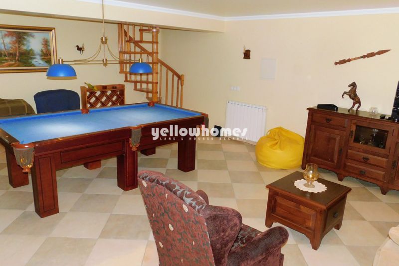 Charmosa moradia térrea com piscina e vista panorâmica em Boliqueime